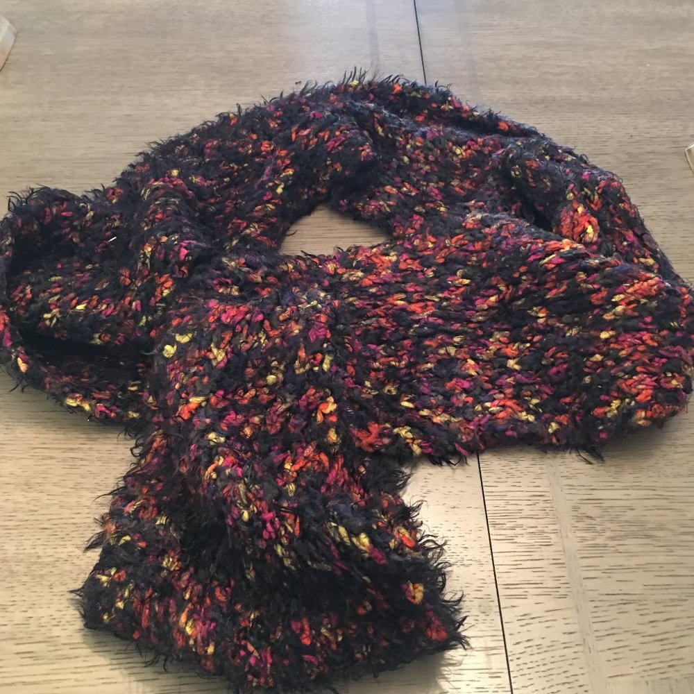 STEVE MADDEN MULTI COLORED INFINITY SCARF